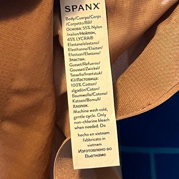 Spanx Thinstincts(r) 2.0 Capri Tights Leggings Cafe au Lait Size Large NWT - Picture 9 of 14